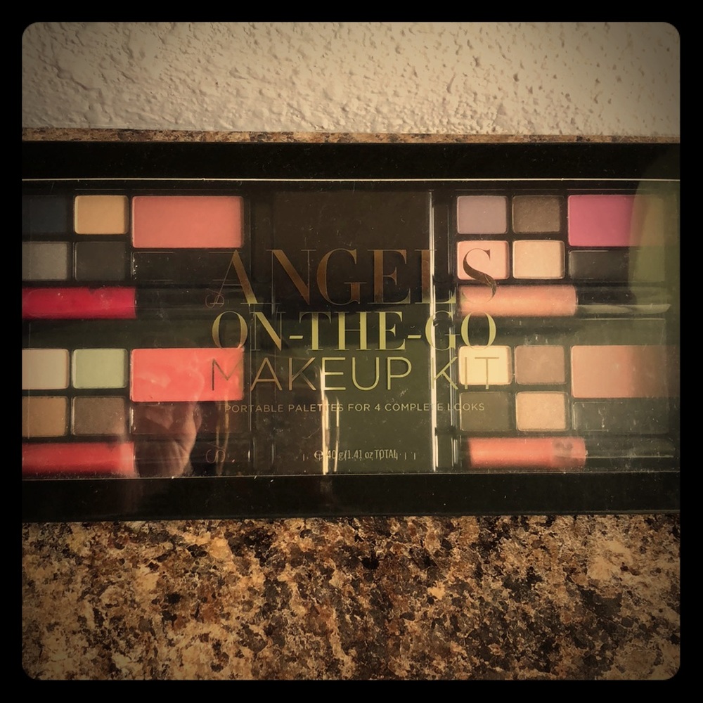 Angels on the Go Makeup Kit